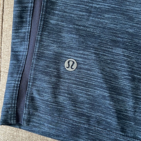 Lululemon Men’s Blue XL Short w/ zippered pocket and inner liner. - Picture 3 of 6